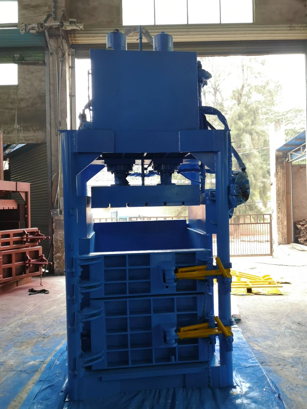 Vertical Hydraulic Waste Paper Plastic Bottle Film Baler